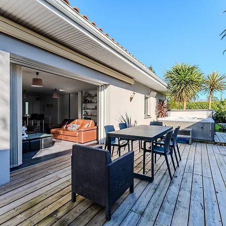 Jacuzzi Entre Et Ocean بيت للعطل *